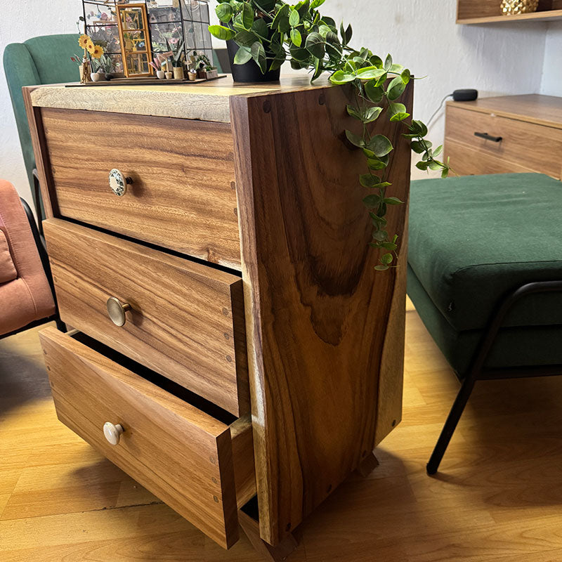 Cajonera tres cajones · Madera sólida 100%· Parota