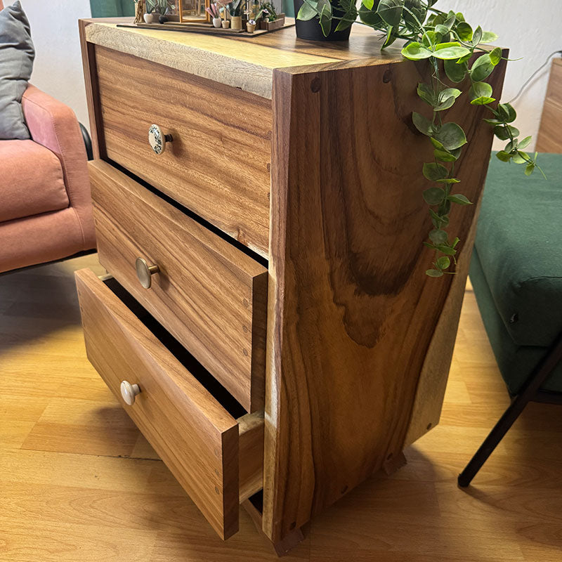 Cajonera tres cajones · Madera sólida 100%· Parota