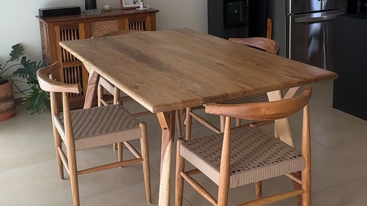 Mesa de comedor Kioto de madera Rosa morada *con sillas