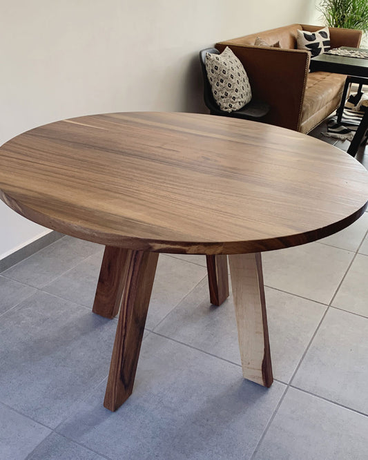 Mesa de comedor redonda patas individuales de Madera Natural
