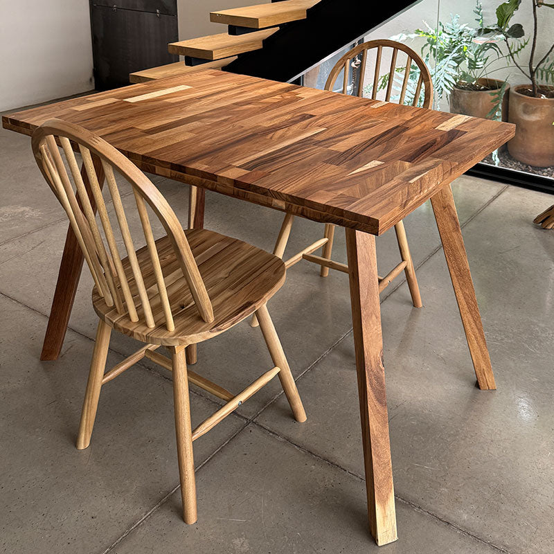 Mesa de comedor Lilo para espacios pequeños