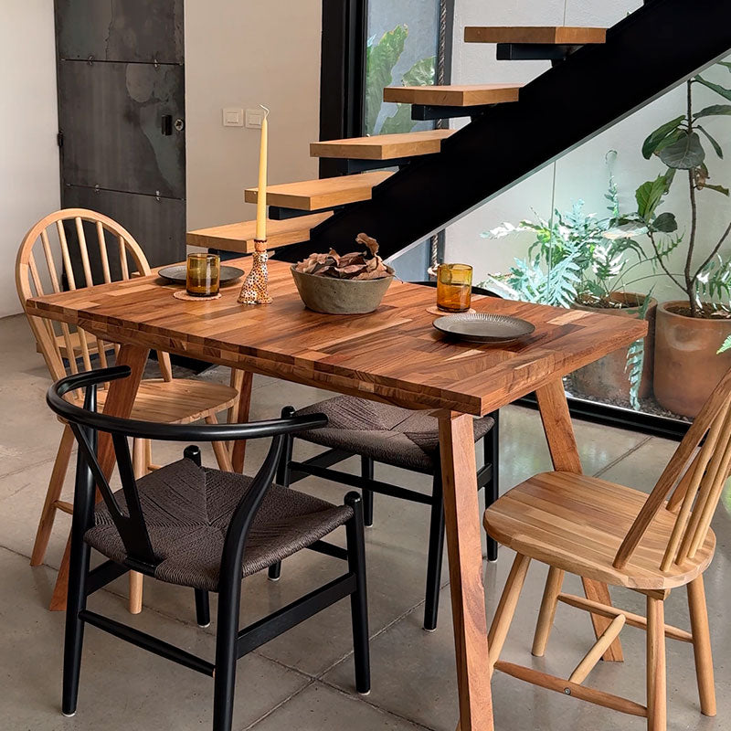 Mesa de comedor Lilo para espacios pequeños