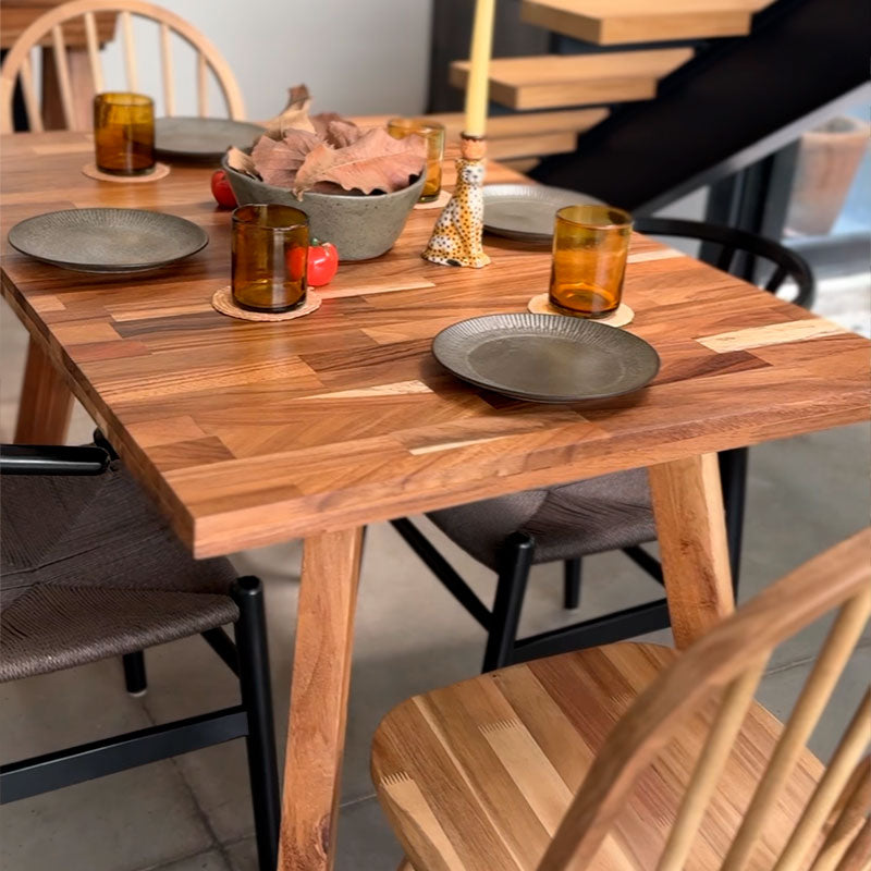 Mesa de comedor Lilo para espacios pequeños