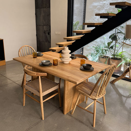 Mesa de comedor Luna de Madera Natural de Rosa Morada con sillas